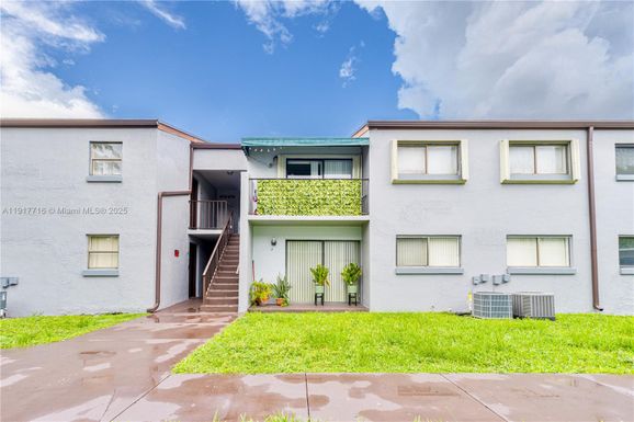 7419 SW 152nd Ave # 207, Miami FL 33193