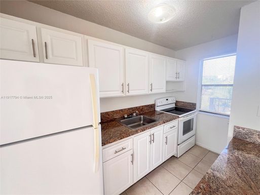 116 NE 9th St # 14, Pompano Beach FL 33060