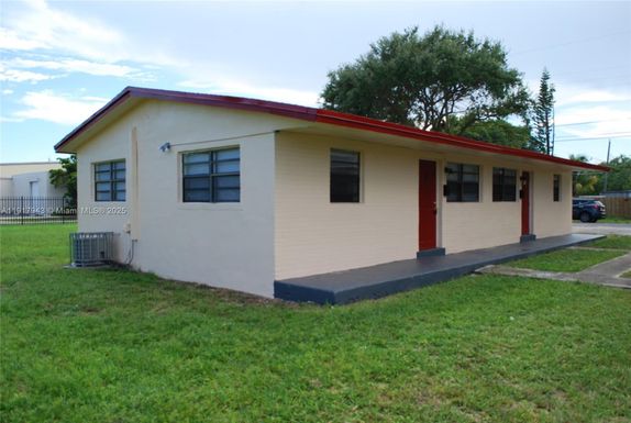 300 NW 5th Ter # 1, Hallandale Beach FL 33009