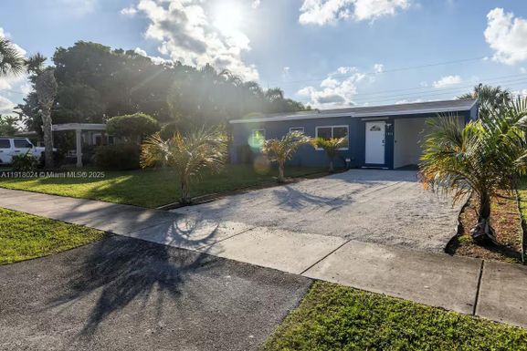 5841 NE 3rd Ave, Oakland Park FL 33334