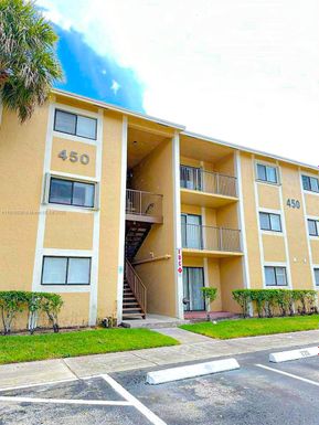 450 W Palm Cir W # 104, Pembroke Pines FL 33025