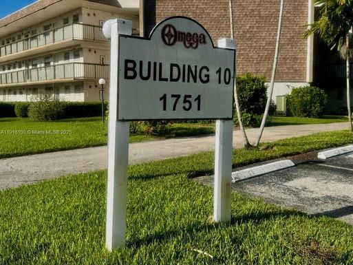 1751 NW 75th Ave # 211, Plantation FL 33313