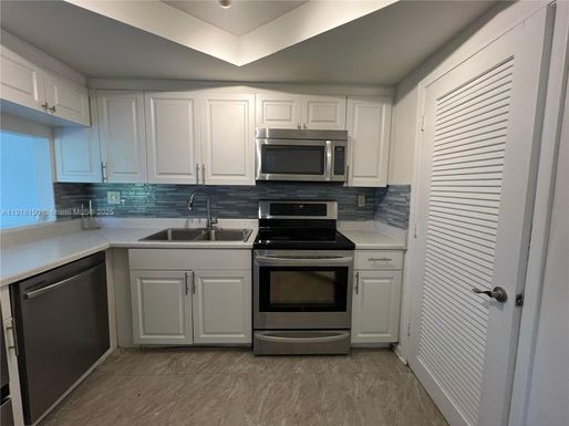 721 SE 1st Way # B18, Deerfield Beach FL 33441