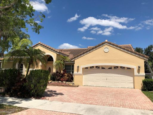 804 Verona Lake Dr, Weston FL 33326