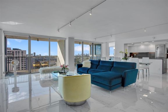 2655 Collins Ave, Miami Beach FL 33140