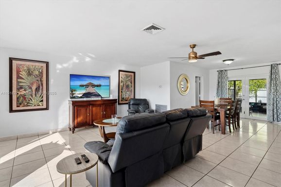 9411 SW 30th Ter, Miami FL 33165