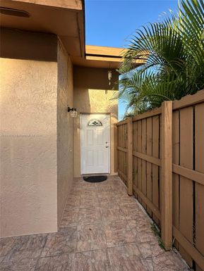 19155 NW 67th Pl, Hialeah FL 33015