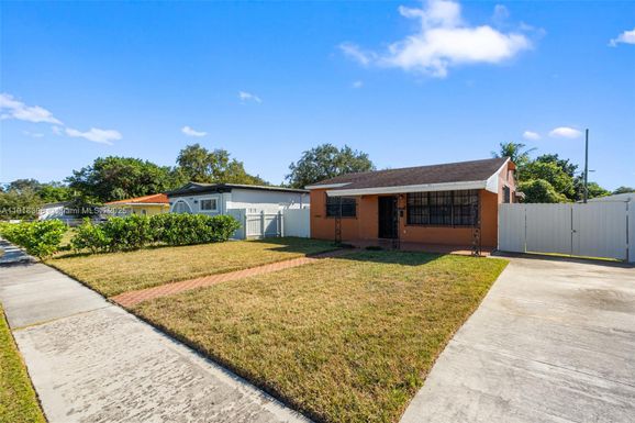 1260 NE 155th St, North Miami Beach FL 33162