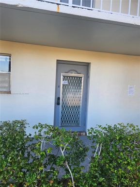 8450 Sunrise Lakes Blvd # 106, Sunrise FL 33322