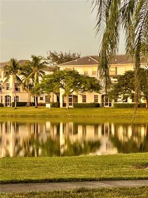 745 SW 148th Ave # 815, Sunrise FL 33325