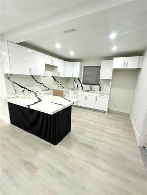 145 NW 2nd St, Dania Beach FL 33004