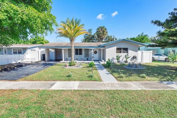 2012 NW 11th Ave, Fort Lauderdale FL 33311