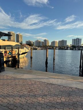 3601 NE 207th St N46, Aventura FL 33180