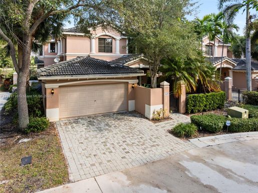 2649 Center Ct Dr # 7, Weston FL 33332