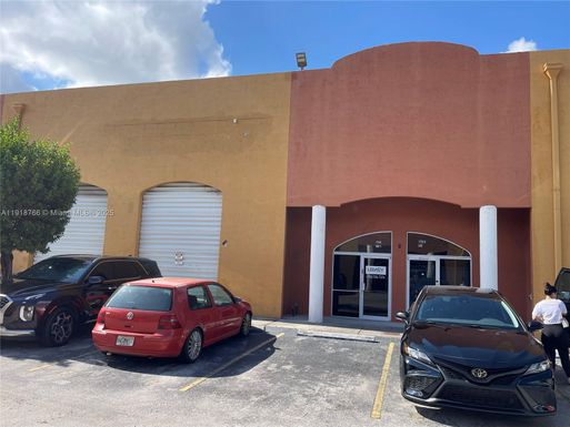 2954 W 84th St # 114, Hialeah FL 33018