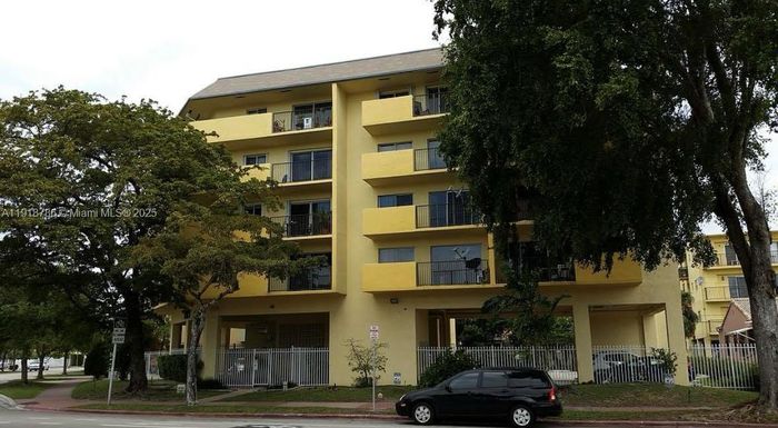 1975 Normandy Dr # 206, Miami Beach FL 33141