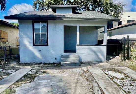 1800 SW 3rd St  unit B, Miami FL 33135