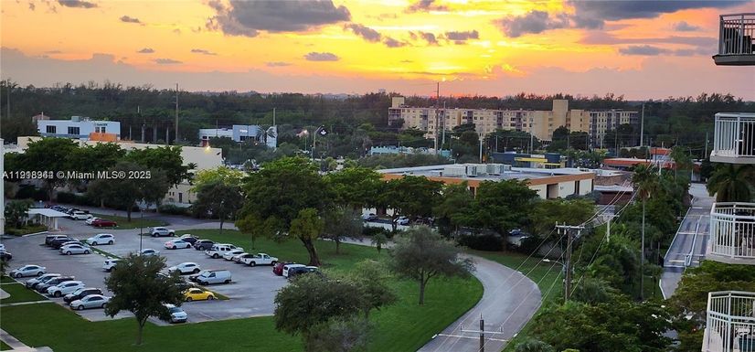 18021 Biscayne Blvd # 903, Aventura FL 33160