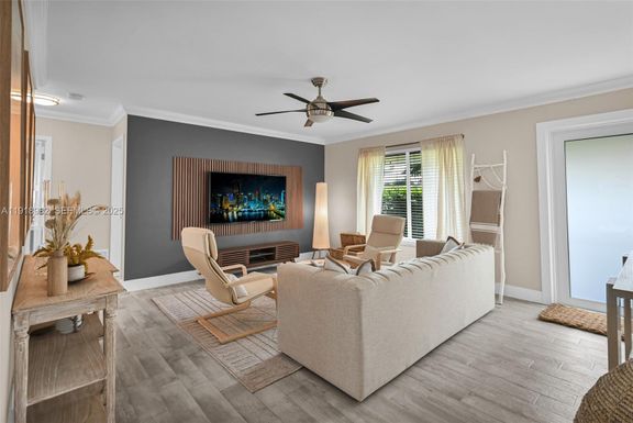 4851 NE 13th Ave, Oakland Park FL 33334