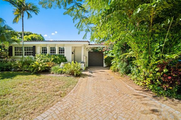 300 Manor Pl, Coral Gables FL 33133