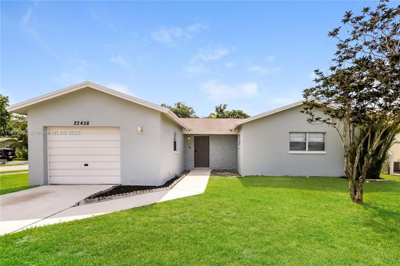 22458 SW 56th Ave, Boca Raton FL 33433