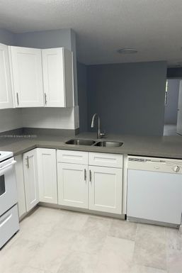 11205 W Atlantic Blvd # 203, Coral Springs FL 33071