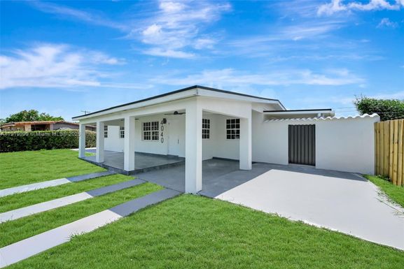 4040 SW 108th Ave, Miami FL 33165