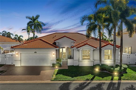 3272 SW 51st St, Hollywood FL 33312