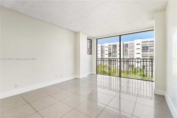 17011 N Bay Rd # 707, Sunny Isles Beach FL 33160