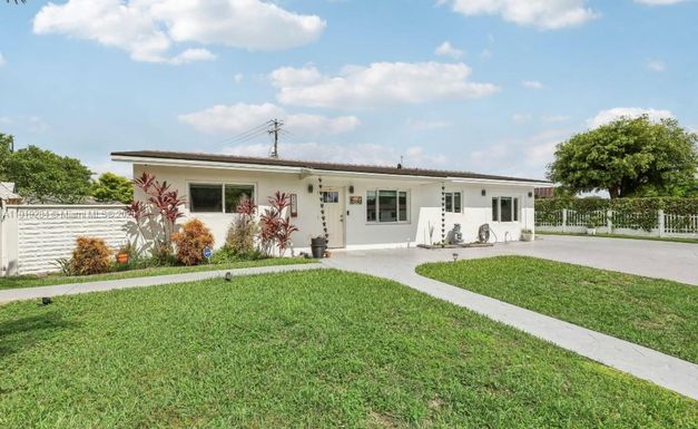 5530 SW 96th Ave, Miami FL 33165