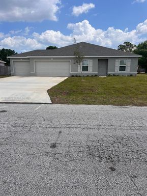 579 NW North Macedo Blvd # 579, Port St. Lucie FL 34983