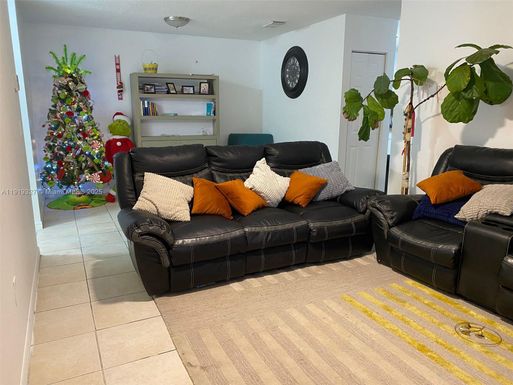 20431 SW 93rd Ave, Cutler Bay FL 33189