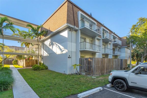 9621 SW 77th Ave # 204B, Miami FL 33156