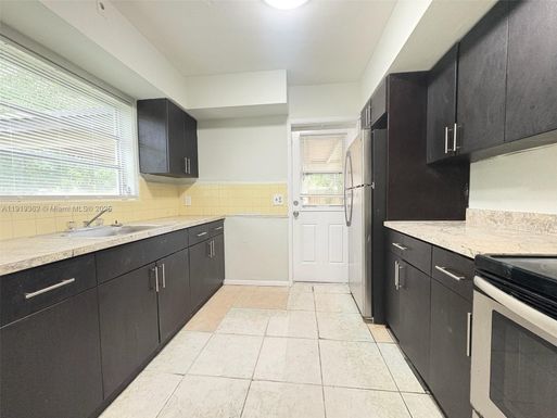 1900 NW 12th Ave, Fort Lauderdale FL 33311