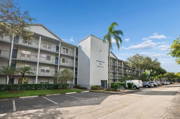 12600 SW 5th Ct # 104L, Pembroke Pines FL 33027