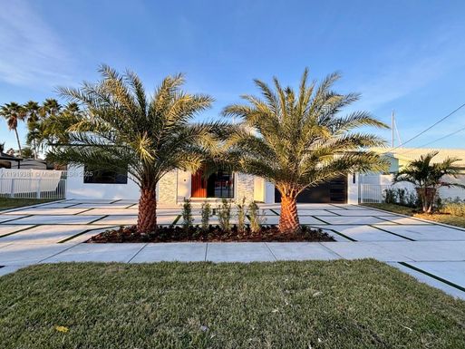 1409 SE 14th Ct, Deerfield Beach FL 33441