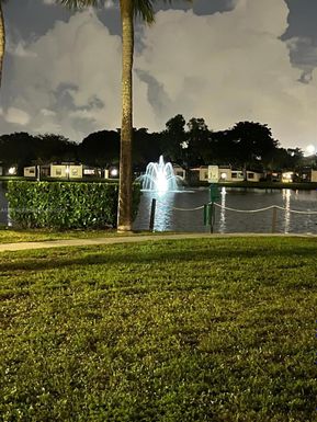 301 Cambridge Rd # 211, Hollywood FL 33024