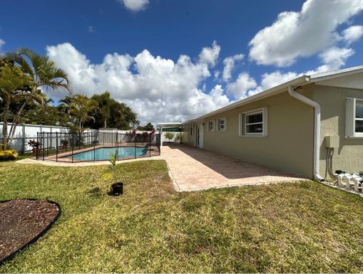 15432 SW 105th Ave, Miami FL 33157