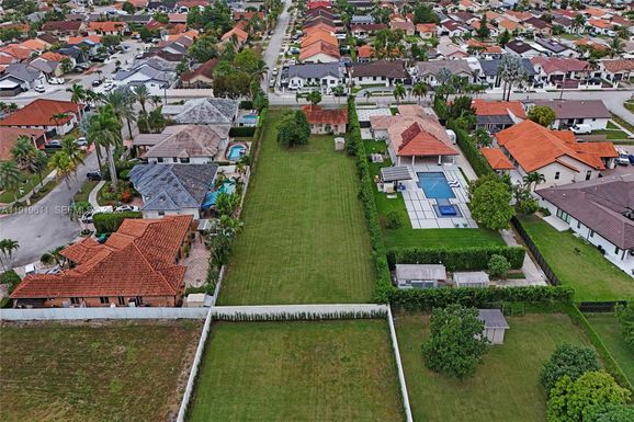 13401 SW 38th St, Miami FL 33175