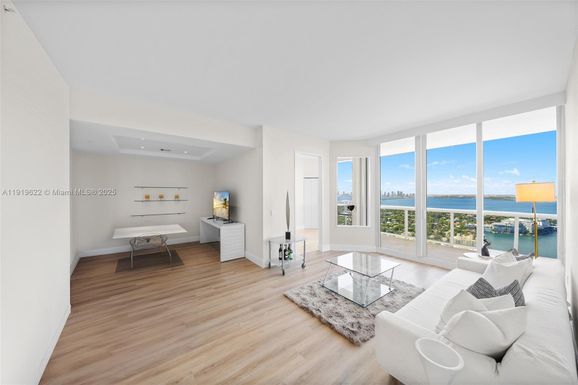 4775 Collins Ave, Miami Beach FL 33140