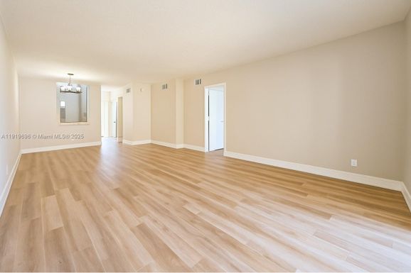 333 NW 17th Ct # 203B, Fort Lauderdale FL 33311