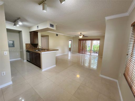 2492 Centergate # 108, Miramar FL 33025