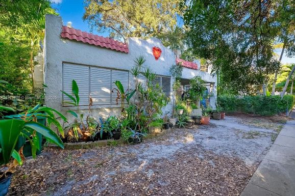 135 NE 43rd St, Miami FL 33137