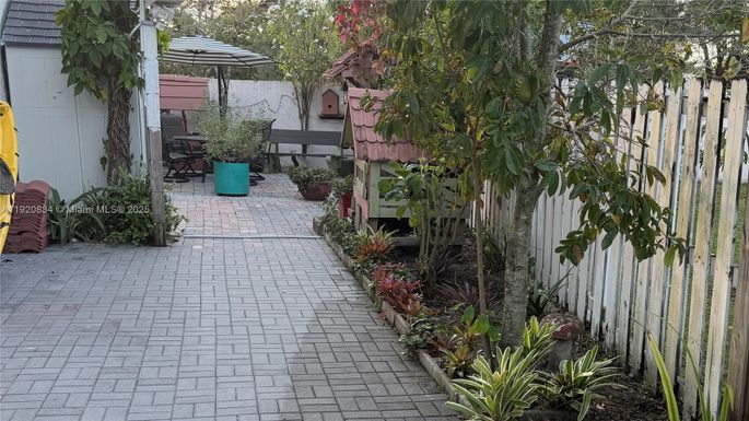 721 NW 135th Way # A, Plantation FL 33325