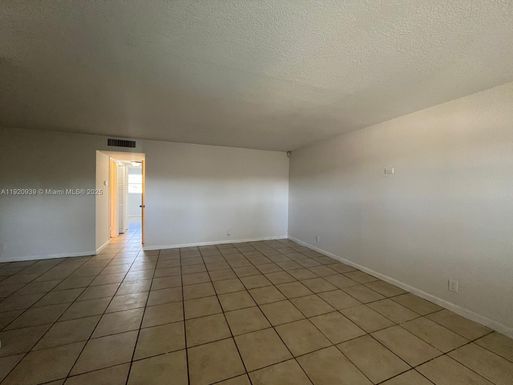 4160 NW 21st St # F, Lauderhill FL 33313