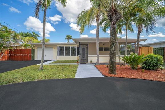 2478 Cat Cay Ln, Fort Lauderdale FL 33312