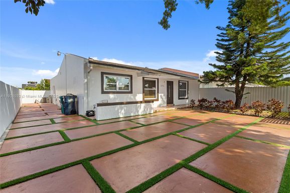 12961 SW 50th Ln, Miami FL 33175