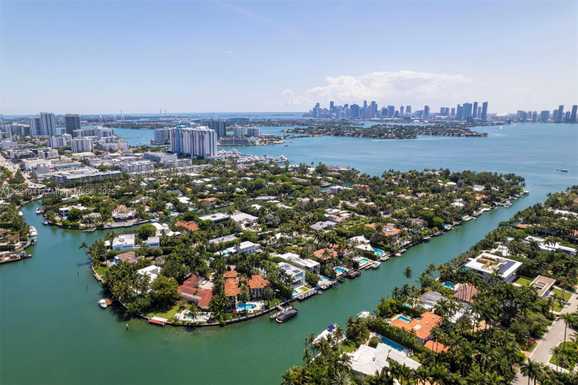 1520 W 22nd St, Miami Beach FL 33140