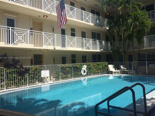 255 Sunrise Dr # 103, Key Biscayne FL 33149