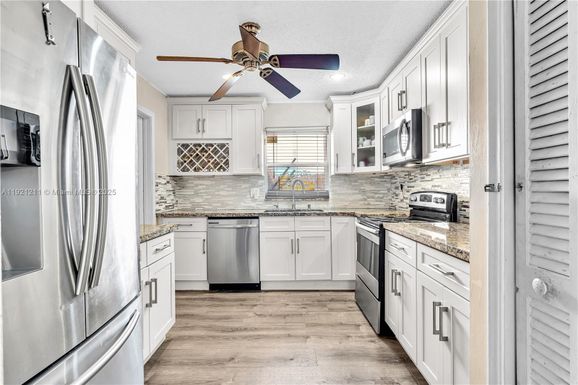 2001 SW 84th Ter, North Lauderdale FL 33068